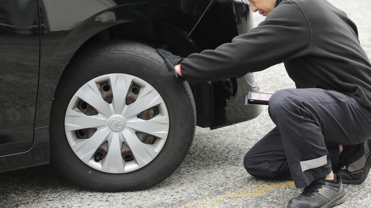 タイヤ交換の写真