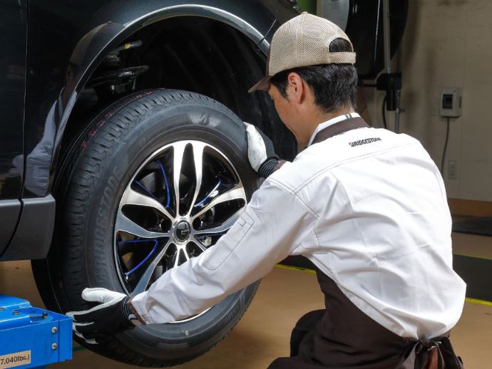 タイヤ交換の写真