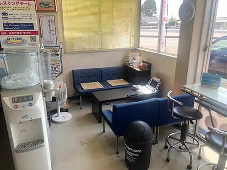 ミスタータイヤマン高岡長慶寺店_店舗画像_003