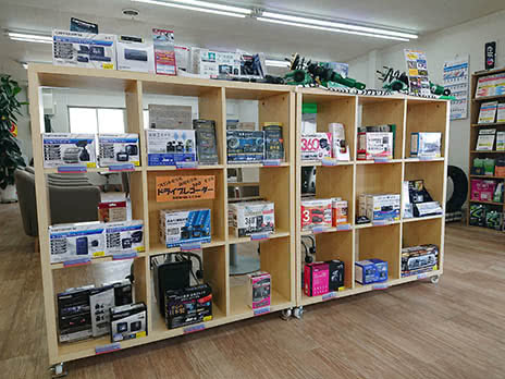 ミスタータイヤマン津志田店_店舗画像_007