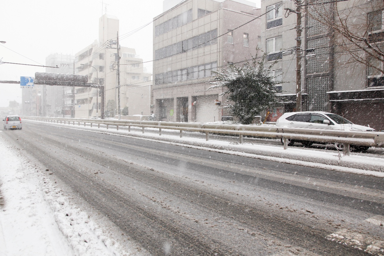オールシーズンタイヤで雪道は走れる？