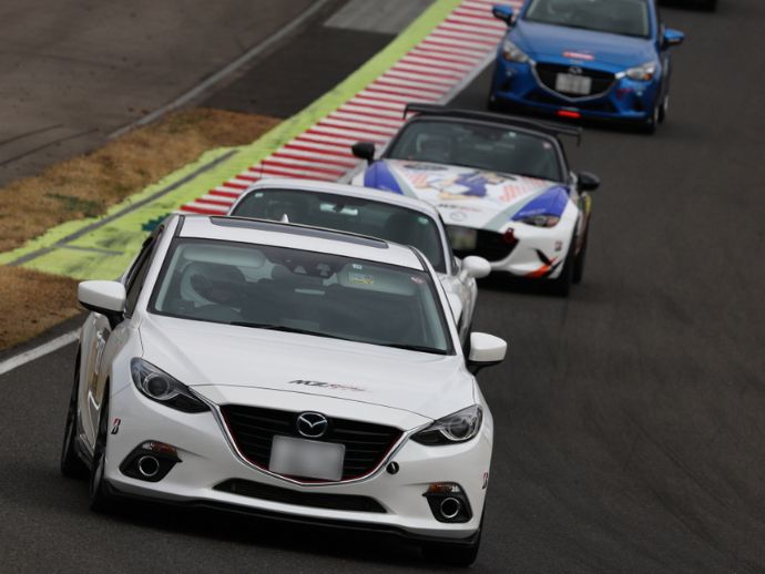 15インチ・16インチ・17インチ・18インチ・19インチタイヤ装着のおクルマで、サーキット走行を楽しみたい方におすすめの高性能タイヤ「POTENZA」をご紹介します
