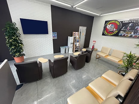 札幌西タイヤセンター西支店_店舗画像_003