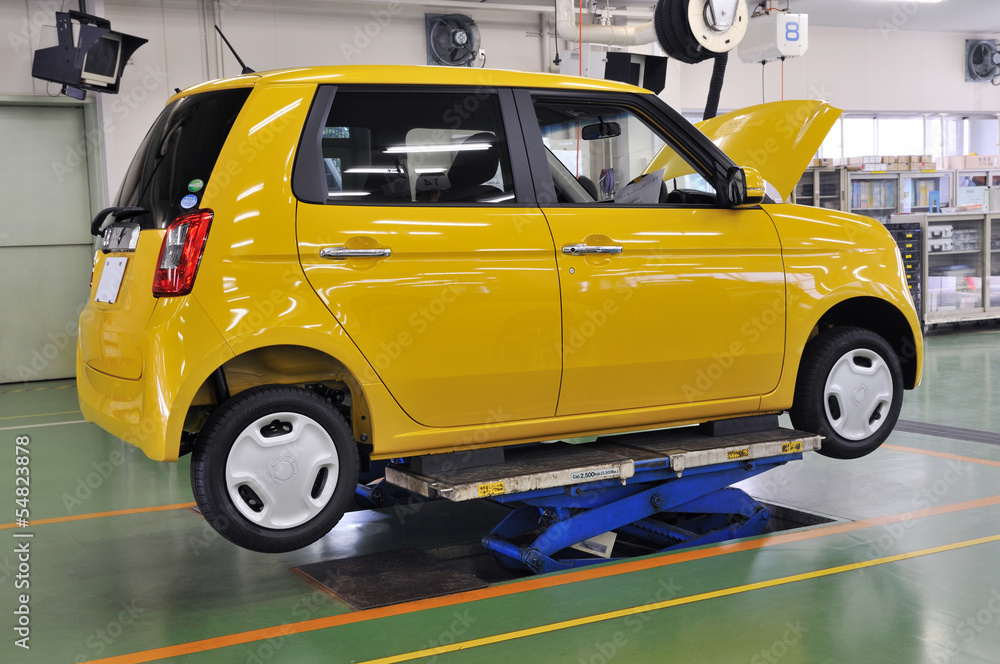 軽自動車のタイヤ交換はいくら？費用と工賃の相場、依頼先の違いを解説